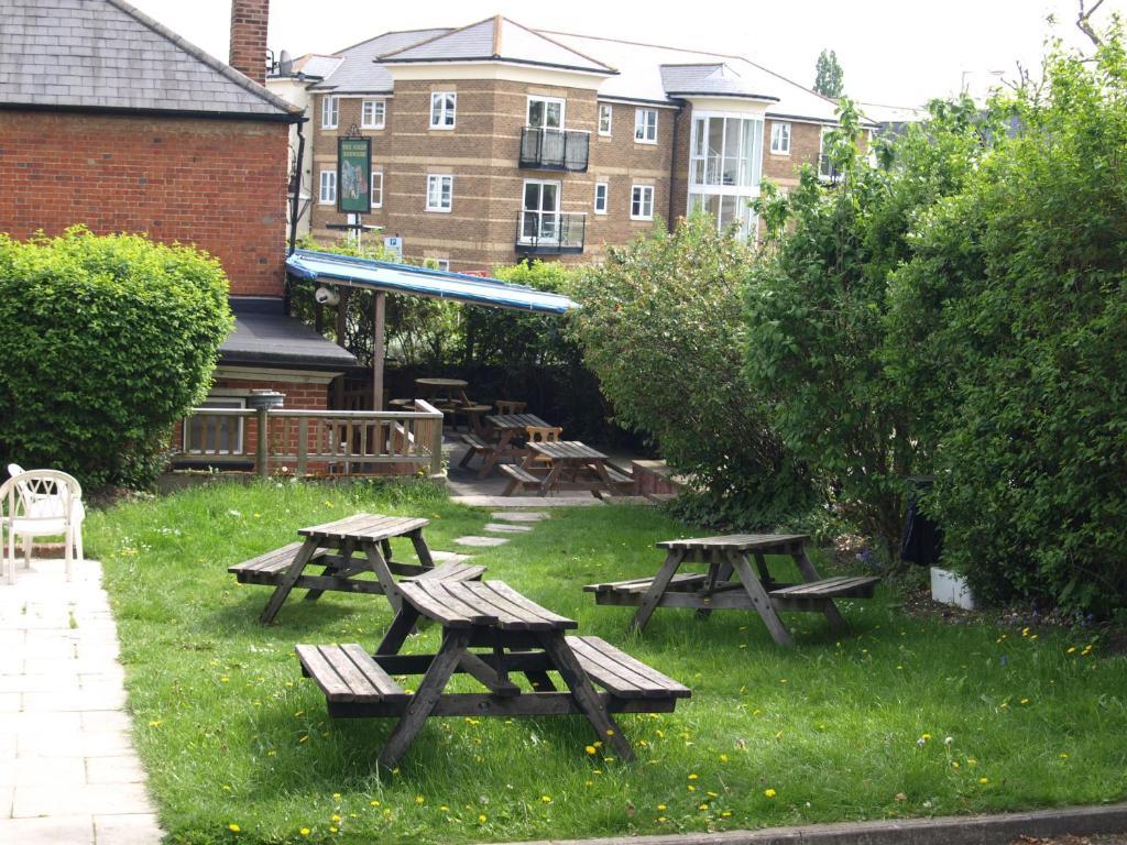 בישופס סטורטפורד Jolly Brewers Free House Inn מראה חיצוני תמונה